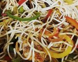 A picture of step 5 of Chicken Pan Fried Noddles.