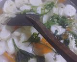 Foto langkah ke 4 dari resep Sayur sop bakso.