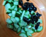 A picture of step 1 of Fresh Garden salad with thousand Island 🥗.