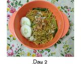 Foto langkah ke 8 dari resep Mi kuning toping udang.