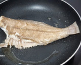 Foto del paso 4 de la receta: Gallo a la plancha con champiñones y puerros al cava