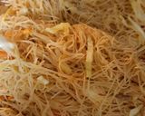 Foto langkah ke 4 dari resep Bihun goreng ikan asin.