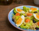 Foto del paso 6 de la receta: Ensalada de quinoa con lechuga y huevo duro 🥗