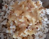 Foto langkah ke 2 dari resep Popcorn SilverQueen White Chocolate.