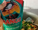 Foto langkah ke 10 dari resep Ayam Kecap Pedas Manis Daun Jeruk extra Telur.
