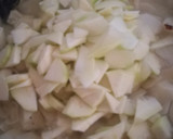 Foto del paso 3 de la receta: Tortilla de patata con calabacín y quesitos
