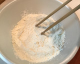 Foto langkah ke 2 dari resep Simple Japanese Chicken Karaage.