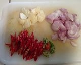 Foto langkah ke 2 dari resep Teri Pedas Bumbu Iris.