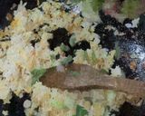 Foto langkah ke 4 dari resep Nasi goreng Kencur berselimut.