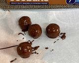 A picture of step 10 of Cashew-Berries Dark Chocolate Bites.