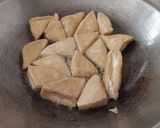 Foto langkah ke 2 dari resep Tahu Goreng Gurih.