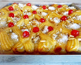 Foto del paso 8 de la receta: Coca de San Juan con crema y piñones