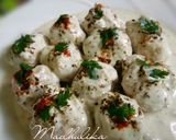 A picture of step 5 of Kheel Dahi vada.