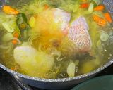 Foto langkah ke 4 dari resep Sup Ikan Kakap Merah kuah asam segar.
