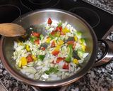Foto del paso 1 de la receta: Fideuá de marisco con ajoaceite y salsa de tomate
