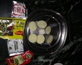 A picture of step 2 of Egg Maggi Cups.