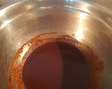 Foto del paso 1 de la receta: Frutillas bañadas en chocolate tipo piruletas
