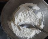 शंकरपाळे (shankarpale recipe in marathi) रेसिपी स्टेप 1 फोटो 