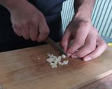 Foto del paso 2 de la receta: Lomo de res al pesto con salsa chimichurri