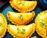 गुझिया (मावा ड्राई फ्रूट्स वाली) रेसिपी चरण 9 फोटो