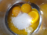 Bolu Hongkong Keju Almond