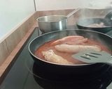 Foto del paso 3 de la receta: Gallineta en salsa con gambas