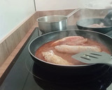 Foto del paso 3 de la receta: Gallineta en salsa con gambas