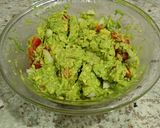 Foto del paso 3 de la receta: Bocadillo de guacamole y atún