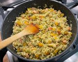 Une image de l'étape 15 de Riz aux poivrons tricolores, saucisses alsaciennes, tomates et pesto.