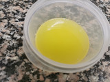 Medallons de rap amb salsa holandesa de'ametlles