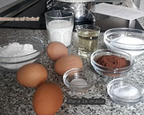 Foto del paso 1 de la receta: Bizcocho de Chocolate con Corazón Tierno