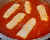 Foto del paso 7 de la receta: Merluza rebozada con tomate