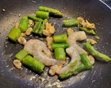 Foto del paso 5 de la receta: Revuelto de langostinos y almejas