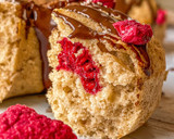 Foto del paso 4 de la receta: Donuts de coco con frambuesas y chocolate (sin gluten)