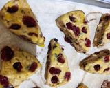Foto langkah ke 5 dari resep Cranberry Chocolate Scones.