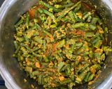 A picture of step 3 of Guvar tul nu shaak (cluster bean curry with sesame seeds).