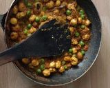 A picture of step 3 of Matar Phool makhana.