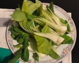 Foto del passaggio 1 della ricetta Pak choi con pollo al sesamo nero