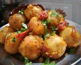A picture of step 4 of Suji/semolina balls.