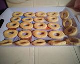 A picture of step 5 of Lemon doughnuts.