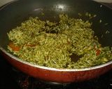 A picture of step 2 of Hariyali chawal.