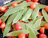 Foto del paso 6 de la receta: Arroz con tirabeques, setas y espinacas