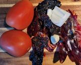 A picture of step 1 of Chilaquiles Rojos.