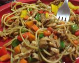 Foto del paso 4 de la receta: Fideos chinos con pollo y morrón