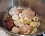 Foto del paso 2 de la receta: Puré de chirivías y boniato/ caldo de pollo