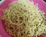 Foto langkah ke 1 dari resep Mie Goreng Kulit Ayam.