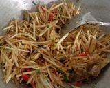 Foto langkah ke 4 dari resep Tumis Pepaya Muda.