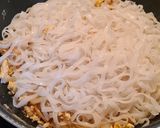 Une image de l'étape 6 de Pad Thaï au saumon.