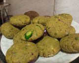 A picture of step 3 of Leftover palak paneer kofta cutlets.