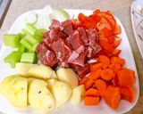 Hình bước làm 1 của món Slow Cooker Beef Stew/ thịt bò hầm bằng nồi Slow cook 👩🍳